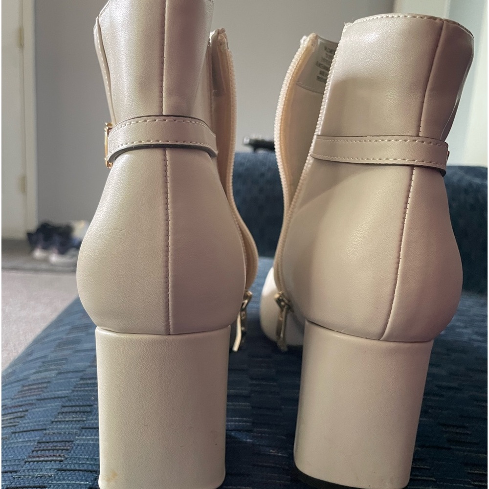Off-white heel boots